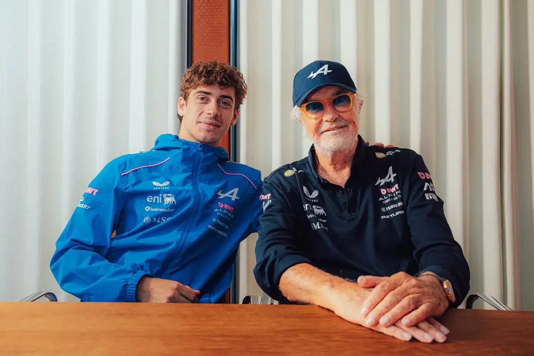 Franco Colapinto és Flavio Briatore