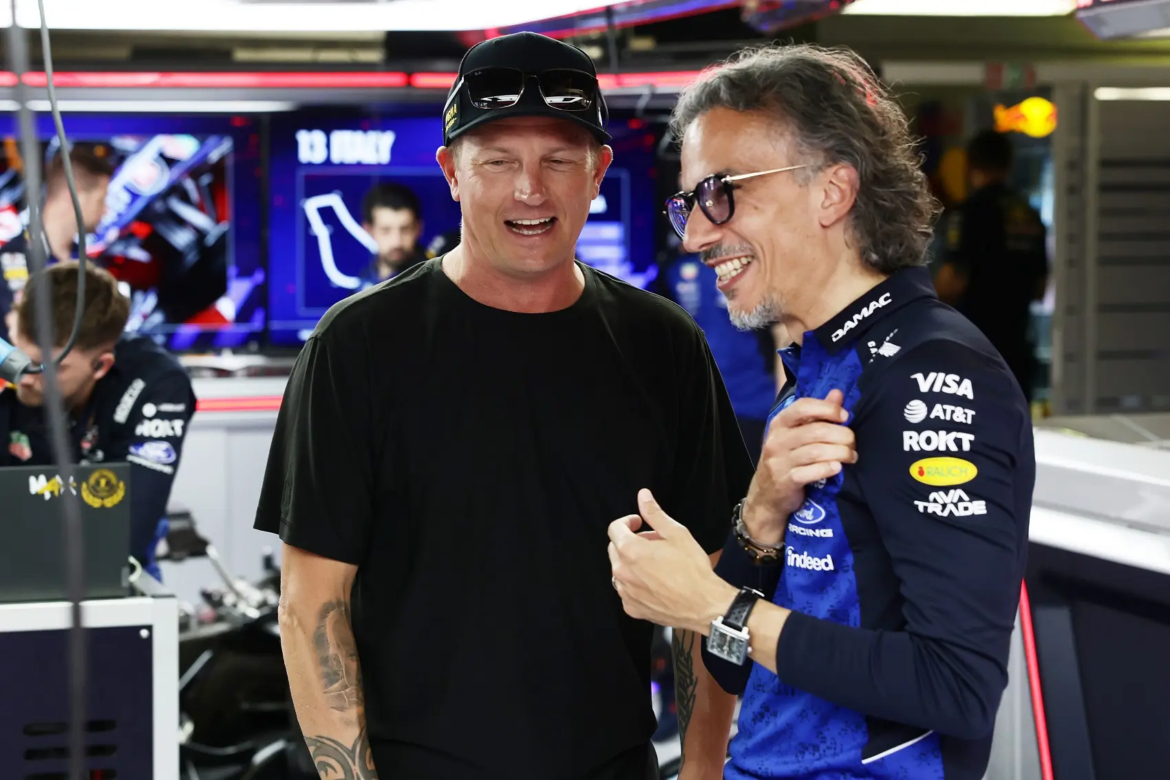 Kimi Räikkönen és Laurent Mekies a Red Bull csapatfőnöke