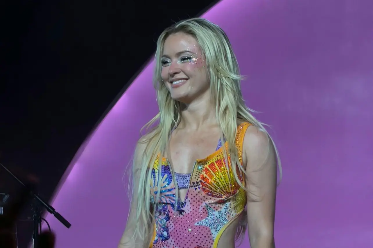 Zara Larsson, F1